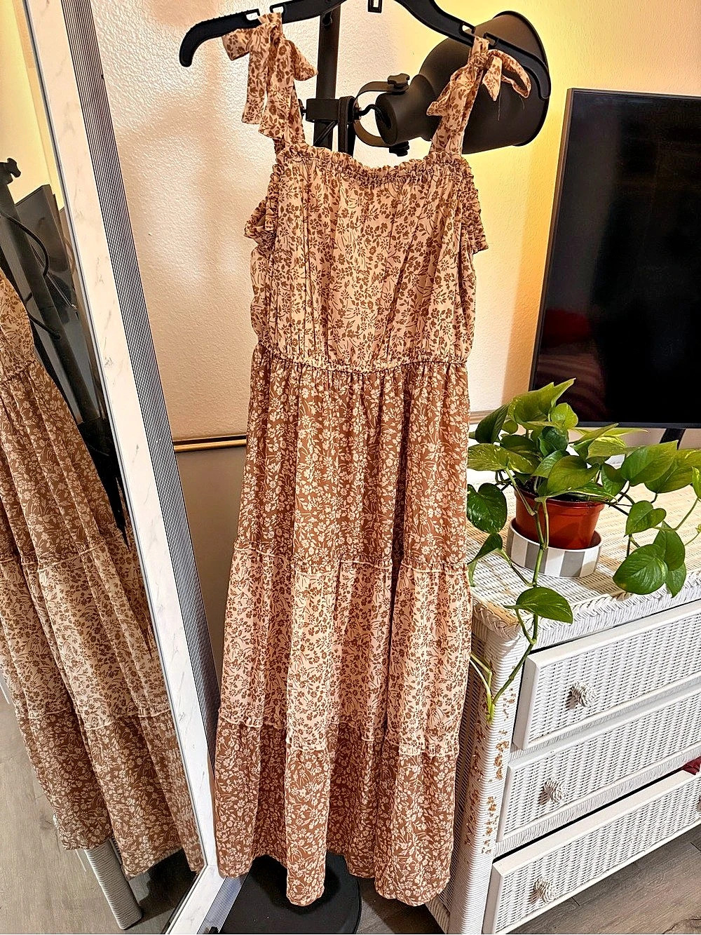 Japna Floral Maxi Dress in Brown & Cream Size Small